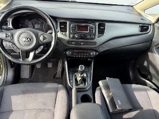 Kia Carens 7 seats picture 6