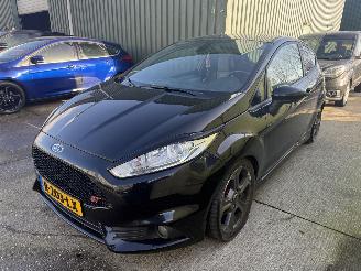 krockskadad bil auto Ford Fiesta 1.6 ST2 2016/6