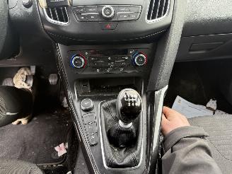 Ford Focus Wagon 1.0 Titanium picture 13