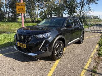 uszkodzony samochody osobowe Peugeot 2008 1.2 PureTech Allure 2022/11