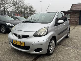 damaged passenger cars Toyota Aygo 1.0 Airco 5drs rijdbaar! 2009/1