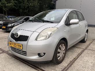 damaged passenger cars Toyota Yaris 1.3 semi-automaat, rijdbare schade 2008/6