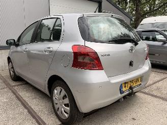 Toyota Yaris 1.3 semi-automaat, rijdbare schade picture 8