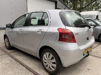 Toyota Yaris 1.3 semi-automaat, rijdbare schade picture 7
