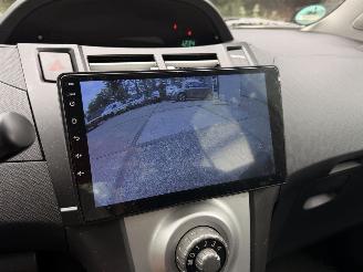 Toyota Yaris 1.3 semi-automaat, rijdbare schade picture 21