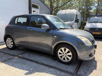 Suzuki Swift 1.3, handgeschakeld Rijdbaar! picture 6