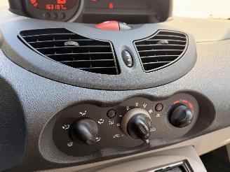 Renault Twingo 1.2 Airco ! Volledig rijdbaar! APK picture 19