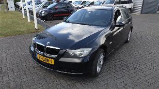 uszkodzony samochody osobowe BMW 3-serie 318i Touring nette goed rijdende auto met weinig schade! 2008/1