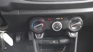 Kia Picanto 1.0 DPi ComfortLine Luxe uitvoering!! mooie schade picture 15