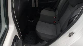 Volkswagen Up! Groove Up! BIM 1.0 nette auto!! picture 15