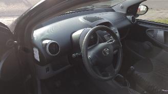 Toyota Aygo 1.0 5 deurs airco gebruikersschade picture 10