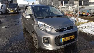 skadebil auto Kia Picanto 1.0 First Edition Super nette auto Led verlichting 2015/1