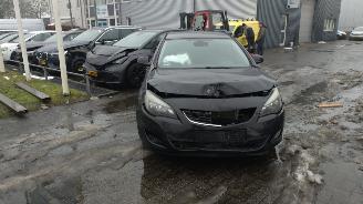 Damaged car Opel Astra 1.4 turbo sport1 2010/1