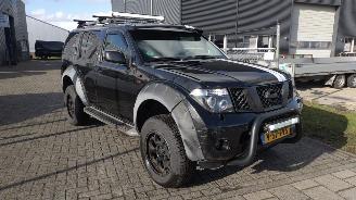 uszkodzony samochody osobowe Nissan Path-finder 2.5 DCI BAD ASS Edition Grijs kenteken beest van een auto 2007/1