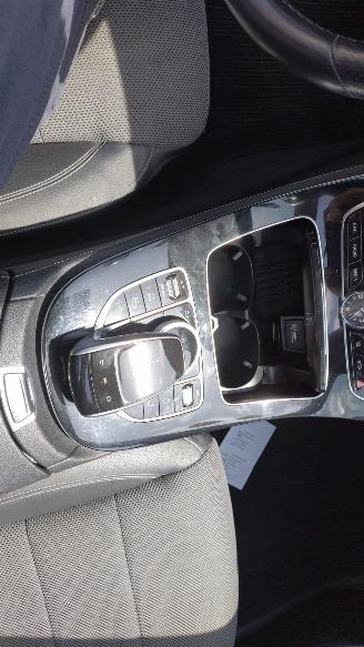 Mercedes E-klasse E220D 4 matic Pano Burmester Nieuwstaat auto! kleine schade picture 19