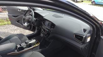 Hyundai Ioniq Comfort EV licht schade gewoon rijdbaar! picture 16