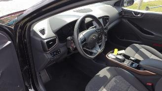 Hyundai Ioniq Comfort EV licht schade gewoon rijdbaar! picture 8