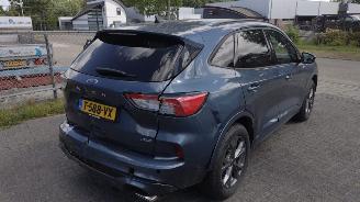 Ford Kuga 2.5 Phev ST Line 50.000 km Zeer luxe auto rijdbare schade!! picture 6
