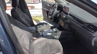 Ford Kuga 2.5 Phev ST Line 50.000 km Zeer luxe auto rijdbare schade!! picture 23