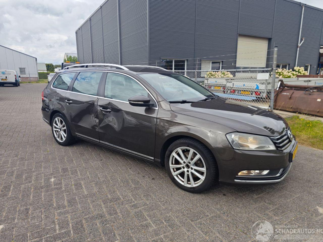 Volkswagen Passat 2.0 TDI Highline BlueMotion Technisch 100 procent ok!!