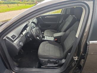 Volkswagen Passat 2.0 TDI Highline BlueMotion Technisch 100 procent ok!! picture 18
