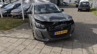 Peugeot 208 1.2 Hybride 1504 km Nieuwstaat! picture 2