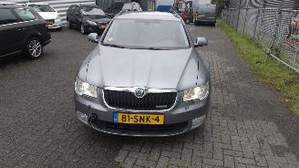 Skoda Superb 1.6 Tdi nette auto geen schade koppeling versleten picture 2