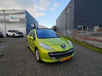 skadebil auto Peugeot 207 luxe auto met recente apk geen schade 2006/1