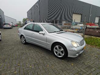 Unfallwagen Mercedes C-klasse c180 automaat goed rijdende auto 2005/1