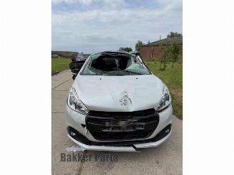 Vrakbiler auto Peugeot 208 208 I (CA/CC/CK/CL), Hatchback, 2012 / 2019 1.2 12V e-THP PureTech 110 2017/12