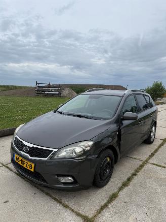 Kia Cee d Sporty Wagon picture 3