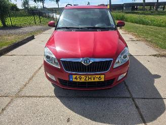 uszkodzony samochody osobowe Skoda Fabia 1.2 automaat 2012/11