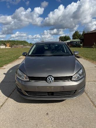 uszkodzony samochody osobowe Volkswagen Golf 1.6 TDI 2015/3