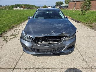 Damaged car Mercedes E-klasse  2015/9