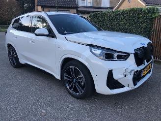 BMW iX1 E-DRIVE M-SPORT 67 KWH 296 PK PANO 350 CAMERA VOLL picture 4