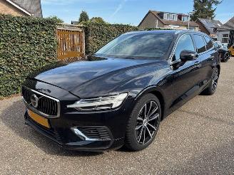 Auto incidentate Volvo V-60 2.0 T6 Plug-in hybrid AWD 253 PK AUTOMAAT 2023/9