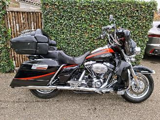 uszkodzony motocykle Harley-Davidson  110 FLHTCUSE 2 CVO 5HD Screamin Eagle 2007/4