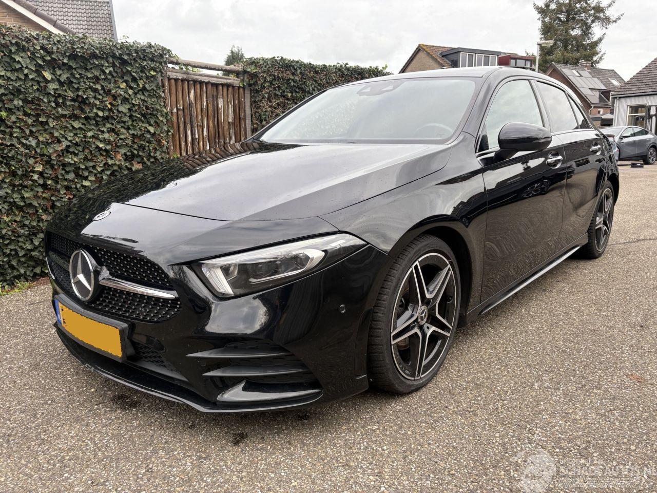 Mercedes A-klasse AMG 180A PANORAMA-AUTOMAAT-LEER