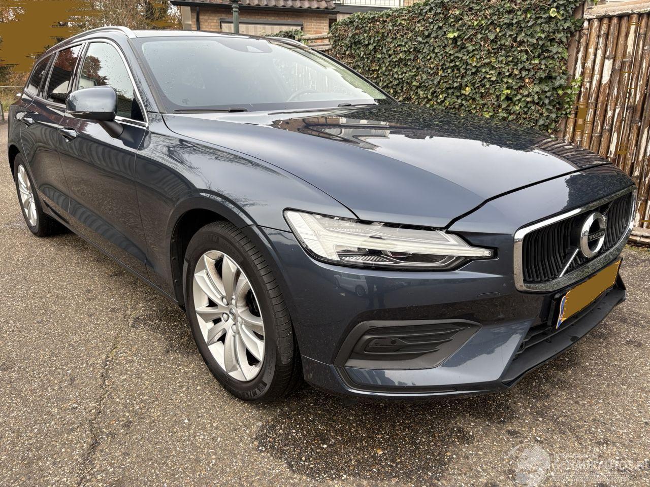 Volvo V-60 2.0 B4 Momentum Business AUTOMAAT MET ELEKTRICITEIT-MOTOR