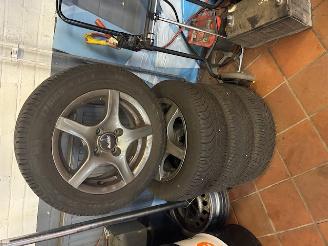 Voiture accidenté Fiat 500 SNEEUW / WINTERBANDEN OP SPORTVELGEN 2024/1