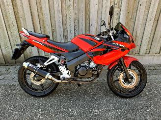 krockskadad bil motor Honda CBR 125 R A1 rijbewijs 2009/1