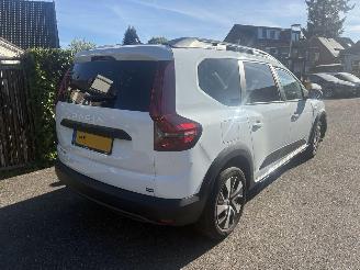 krockskadad bil auto Dacia Jogger 1.0 TCe 100 ECO-G Expression 7 persoons 2025/4