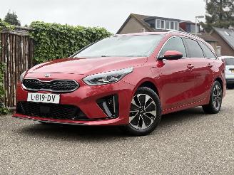 Unfallwagen Kia Ceed 1.6 GDI PLUG IN HYBRID DynamicPlusLine 119PK AUTOMAAT 2021/5