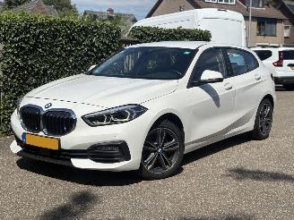 Avarii autoturisme BMW 1-serie 118i Executive Edition AUTOMAAT 136PK 2021/2
