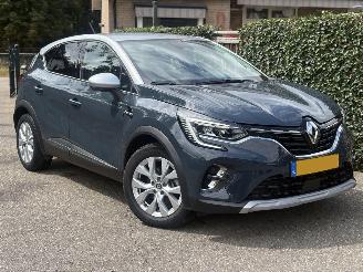 Damaged car Renault Captur 1.6 E-Tech Hybrid 145 Intens AUTOMAAT 94PK NAP ORGINELE NL AUTO 2022/12