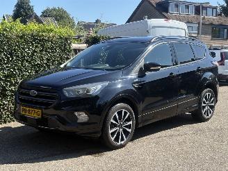 damaged passenger cars Ford Kuga 1.5 TDCi ST-Line AUTOMAAT 2017/7