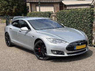 damaged passenger cars Tesla Model S P85D 423PK AWD AUTOMAAT 2015/5