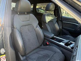 Audi E-tron 50 quattro S-LINE  PANORAMA VOLL 313 PK 71 kWh picture 17