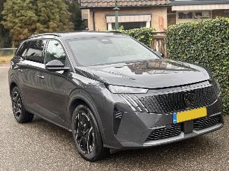 krockskadad bil auto Peugeot 5008 1.6 Plug-in Hybrid 195 Allure 7p AUTOMAAT 150PK 2025/10