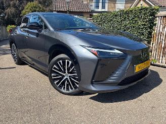 Unfallwagen Lexus RZ 450e Executive 4x4 AWD 320 PK  71 kWh  PANORAMA 2024/6